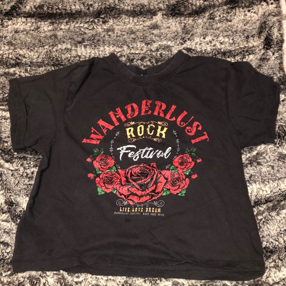 cropped band tee. hardly worn